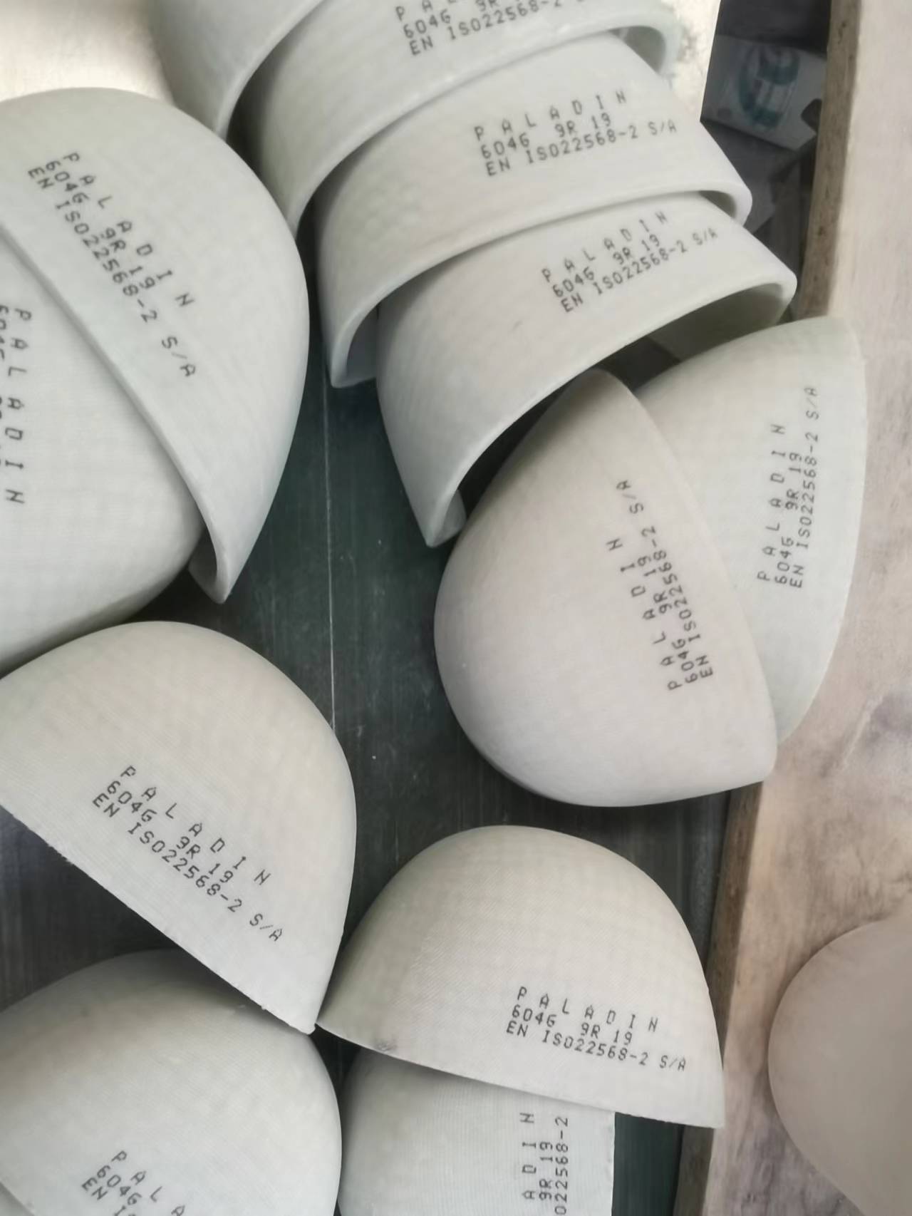 200 J EN ISO22568 standard fiberglass Toe Cap model 522 for PU working boots